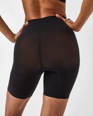 SPANXsculpt™ Seamless Power Mid-Thigh Short Very Black