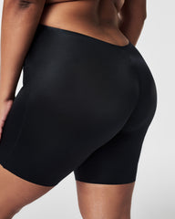 SPANXshape™ Suit Your Fancy Low-Back Mid-Thigh Short Very Black