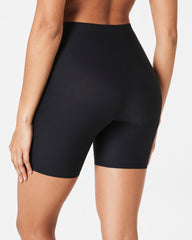 SPANXsupersmooth™ Essential Mid-Thigh Short Very Black