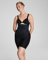 SPANXsupersculpt™ Transform High-Waisted Mid-Thigh Short Very Black