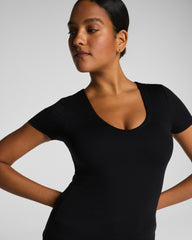 SPANXsmooth™ Jersey V-Neck Tee Classic Black