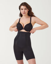 SPANXsculpt™ OnCore High-Waisted Mid-Thigh Short Very Black