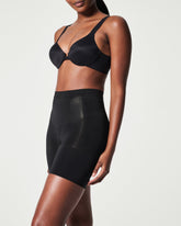 SPANXsculpt™ OnCore Mid-Thigh Short Very Black