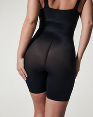 SPANXshape™ Invisible High-Waisted Mid-Thigh Short Very Black