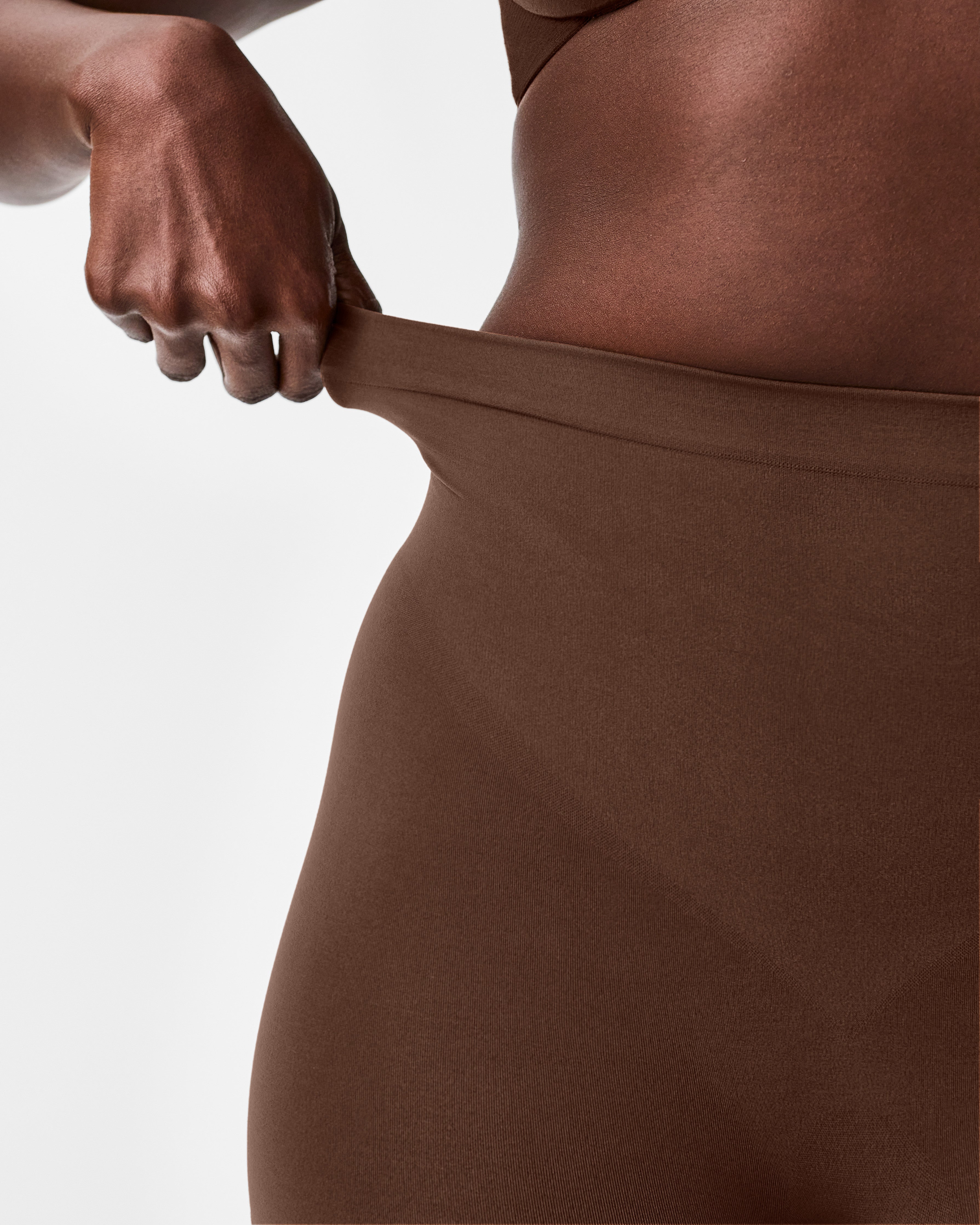 SPANXsculpt™ Seamless Power Mid-Thigh Short  Chestnut Brown