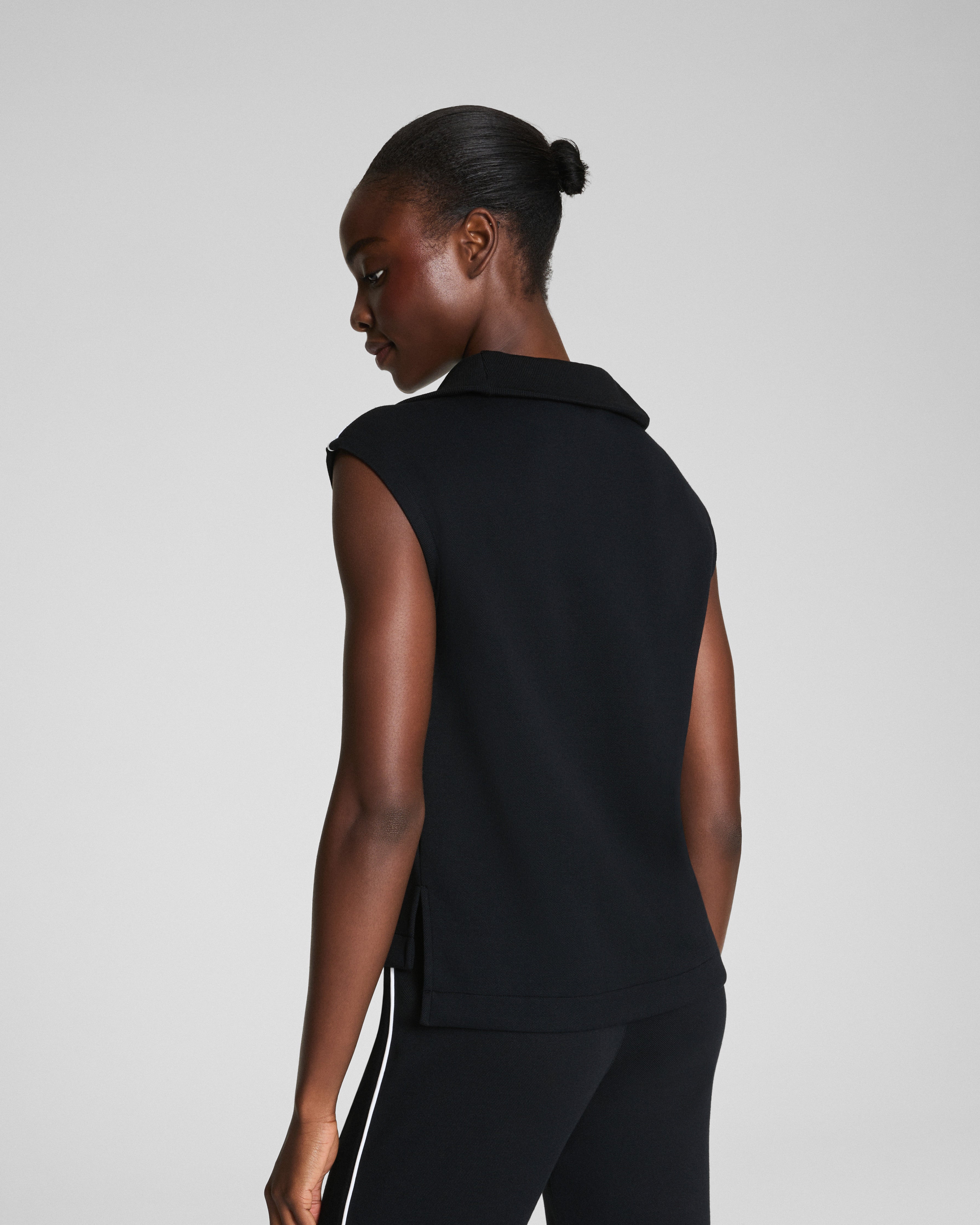 SPANX AirEssentials® Pique Sleeveless Half Zip  Very Black