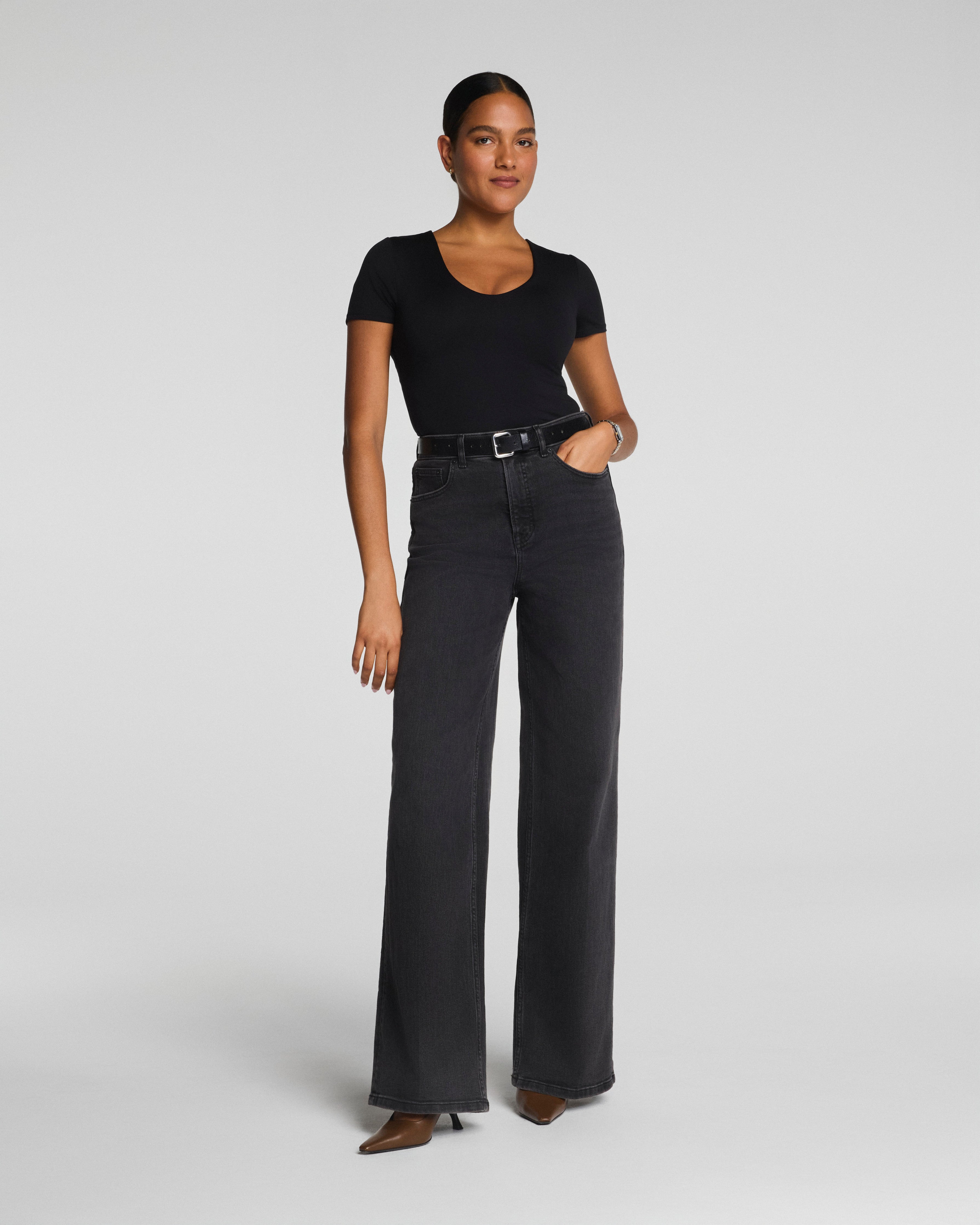 SPANXsmooth™ Jersey V-Neck Tee  Classic Black