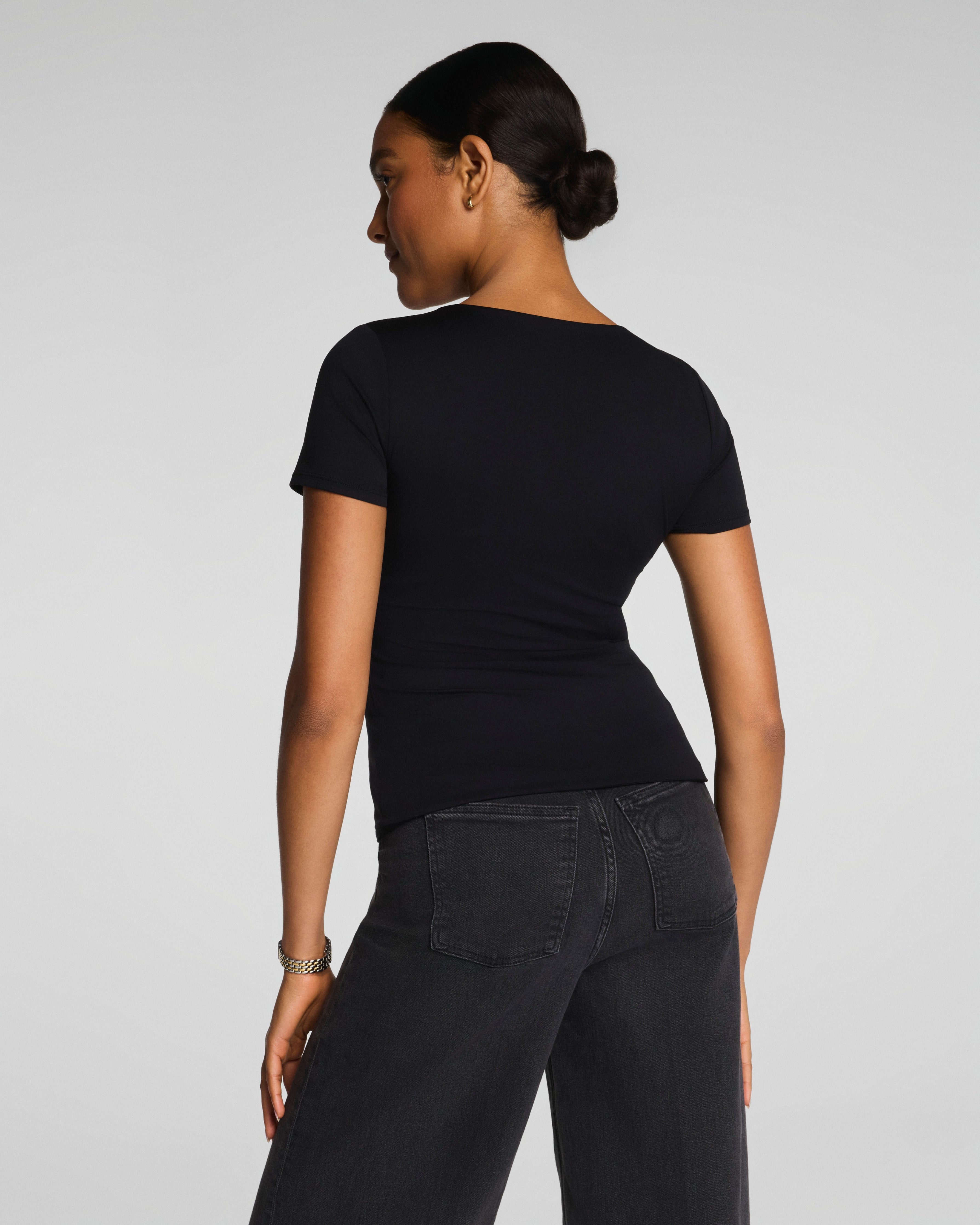 SPANXsmooth™ Jersey V-Neck Tee  Classic Black