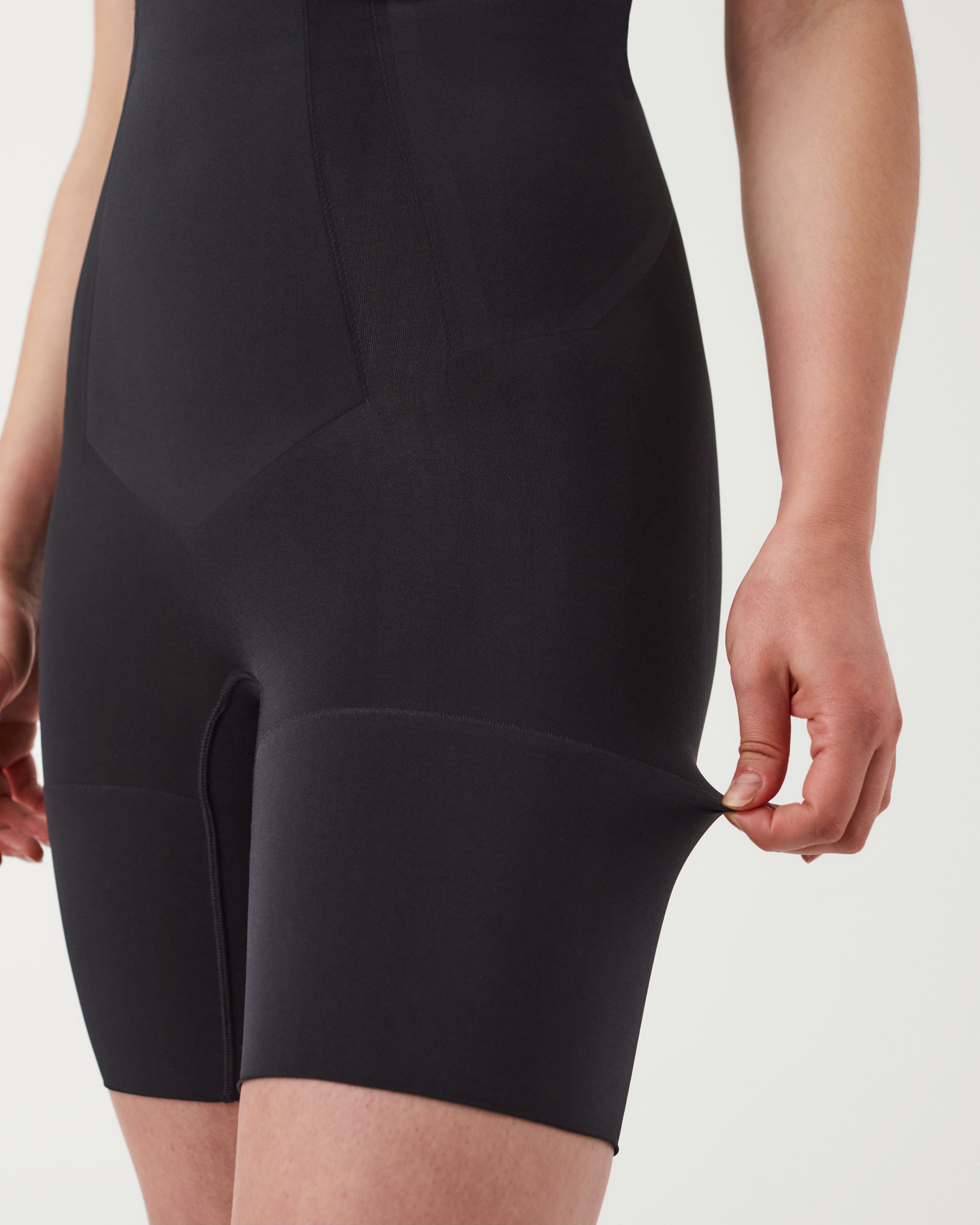 SPANXsculpt™ OnCore High-Waisted Mid-Thigh Short  Very Black